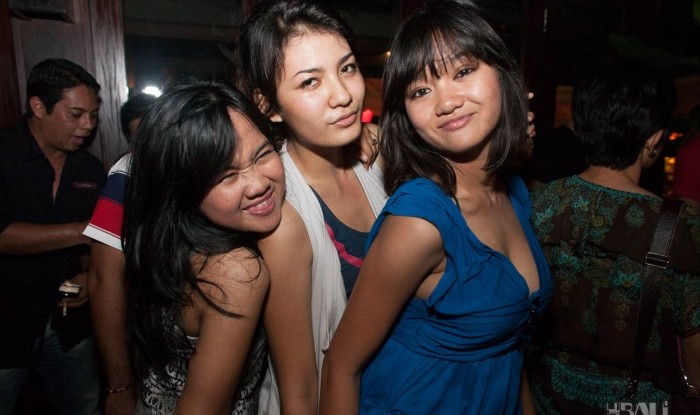 One Night in Kuta @ Hu'u Bar 2011-05-14_033