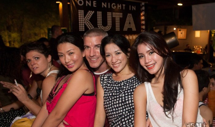One Night in Kuta @ Hu'u Bar 2011-05-14_088